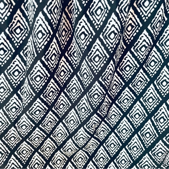 EXIST Off-Shoulder Wide-Leg Jumpsuit โ NEW โ Size L - casual chic looks - Picture 10 of 12